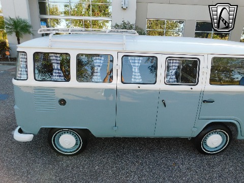 1996 Volkswagen Bus image 4
