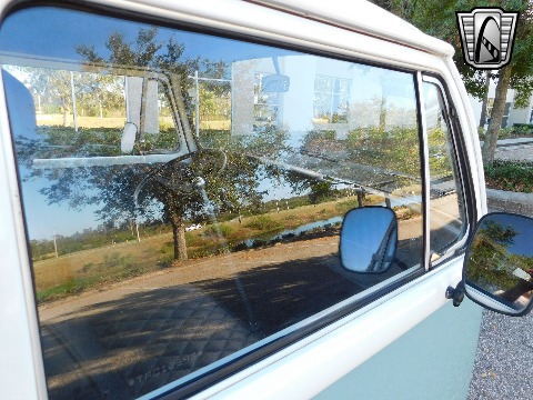 1996 Volkswagen Bus image 30