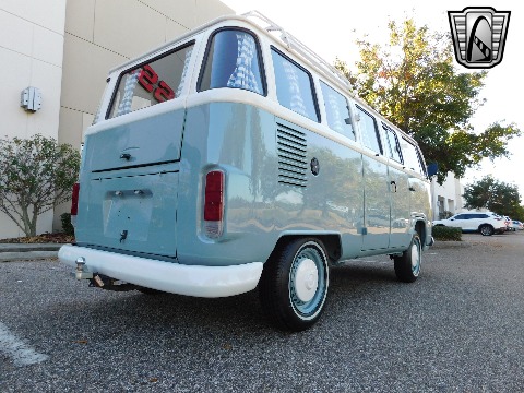 1996 Volkswagen Bus image 6