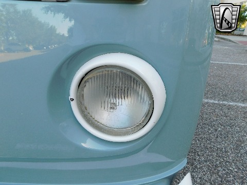 1996 Volkswagen Bus image 34