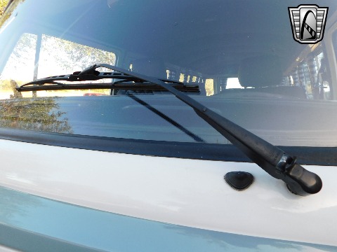 1996 Volkswagen Bus image 35