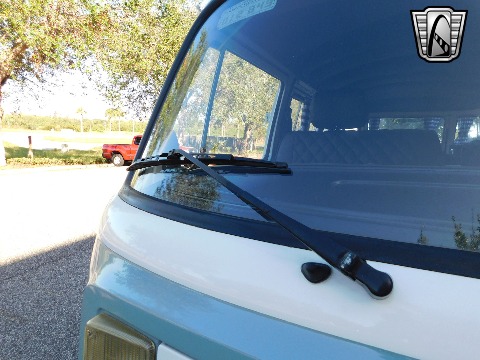 1996 Volkswagen Bus image 36