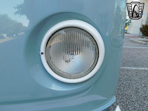 1996 Volkswagen Bus image 38