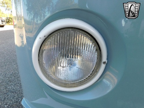 1996 Volkswagen Bus image 39