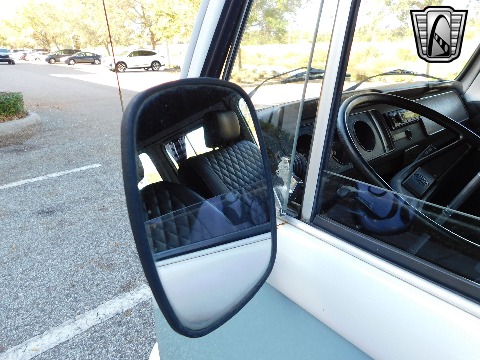 1996 Volkswagen Bus image 16