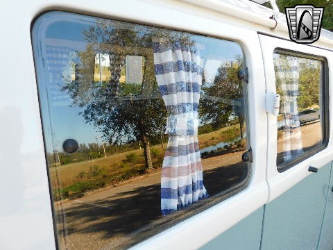 1996 Volkswagen Bus image 27