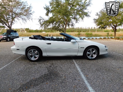 1995 Chevrolet Camaro image 4