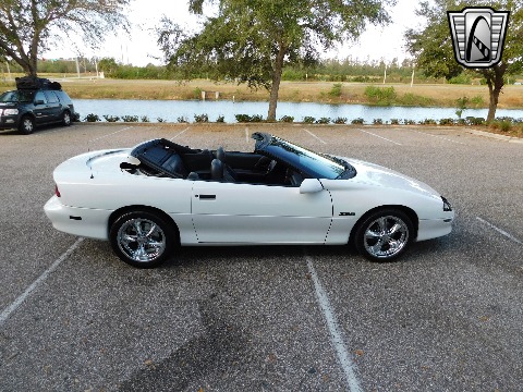 1995 Chevrolet Camaro image 13
