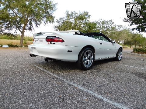 1995 Chevrolet Camaro image 16