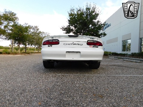 1995 Chevrolet Camaro image 17