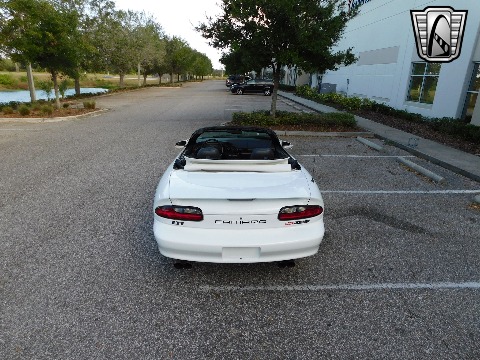 1995 Chevrolet Camaro image 18