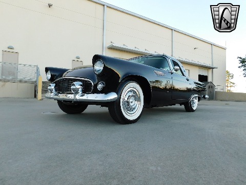 1956 Ford Thunderbird image 3