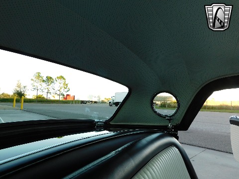 1956 Ford Thunderbird image 110