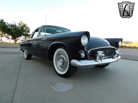 1956 Ford Thunderbird image 12
