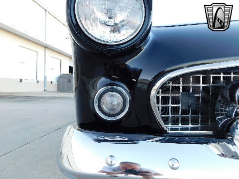 1956 Ford Thunderbird image 38