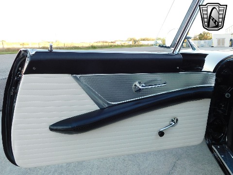 1956 Ford Thunderbird image 68