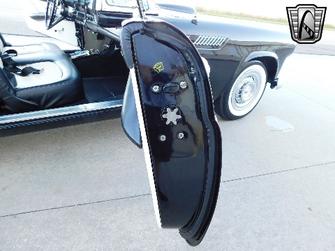 1956 Ford Thunderbird image 101