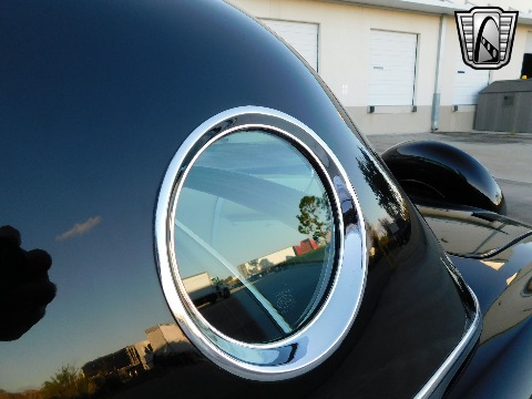 1956 Ford Thunderbird image 26