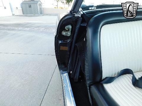 1956 Ford Thunderbird image 105