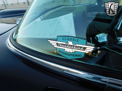 1956 Ford Thunderbird image 28