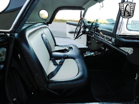 1956 Ford Thunderbird image 106