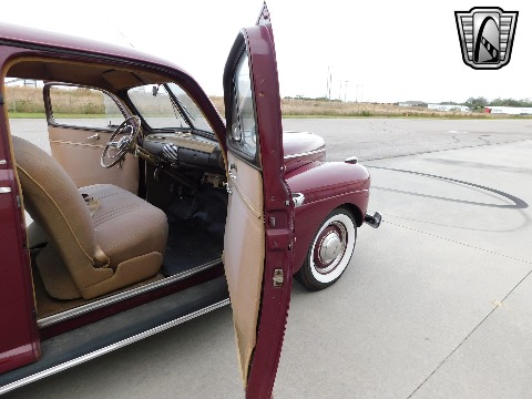 1941 Ford Super Deluxe image 91