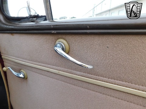 1941 Ford Super Deluxe image 94