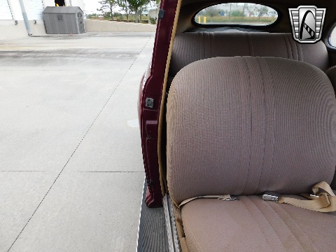 1941 Ford Super Deluxe image 98