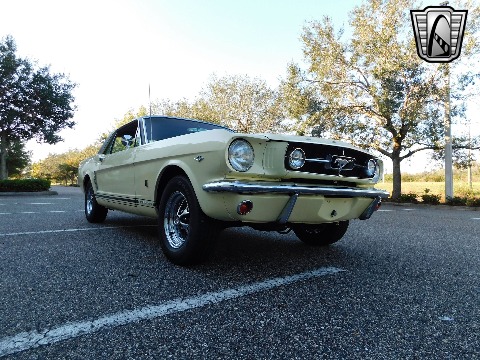 1965 Ford Mustang image 11