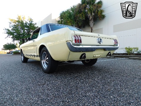 1965 Ford Mustang image 21