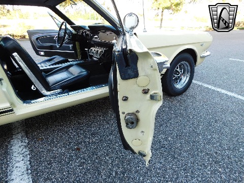 1965 Ford Mustang image 76