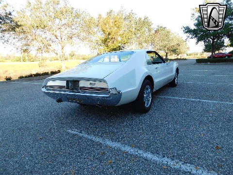 1966 Oldsmobile Toronado image 15