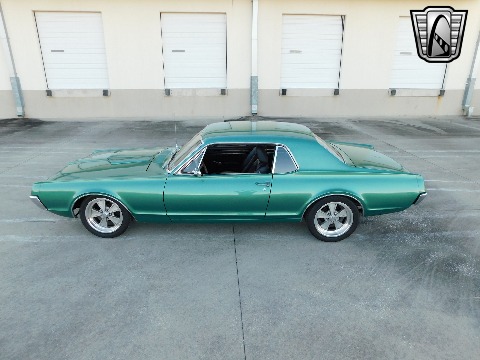 1967 Mercury Cougar image 23