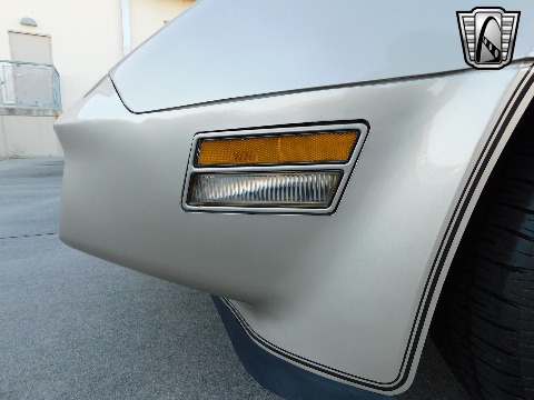 1982 Chevrolet Corvette image 33