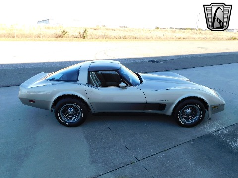 1982 Chevrolet Corvette image 13