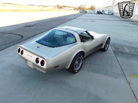 1982 Chevrolet Corvette image 14