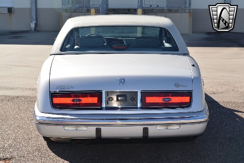 1990 Buick Riviera image 5