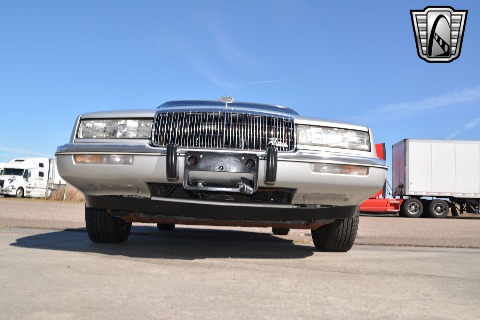 1990 Buick Riviera image 8