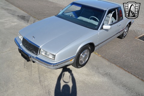 1990 Buick Riviera image 9