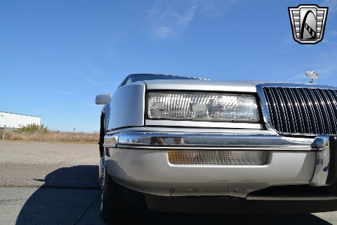 1990 Buick Riviera image 36