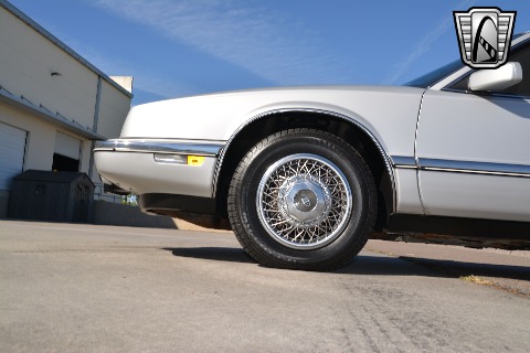 1990 Buick Riviera image 12