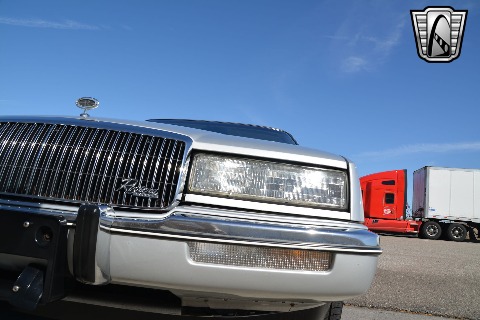 1990 Buick Riviera image 38
