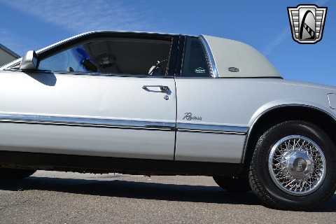 1990 Buick Riviera image 14