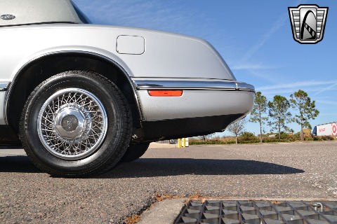1990 Buick Riviera image 16