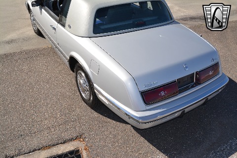 1990 Buick Riviera image 17