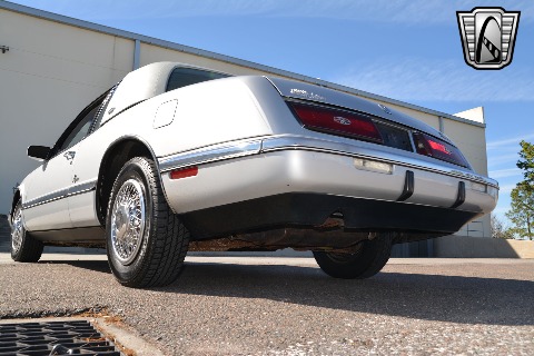 1990 Buick Riviera image 18