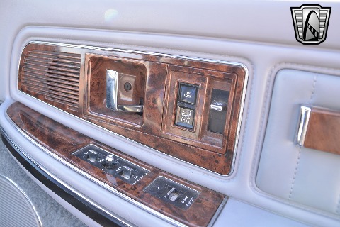 1990 Buick Riviera image 100