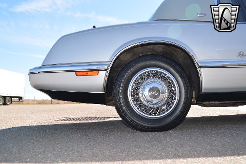 1990 Buick Riviera image 24