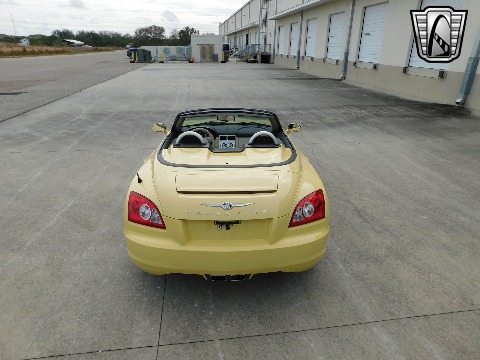 2005 Chrysler Crossfire image 18