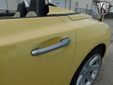 2005 Chrysler Crossfire image 28